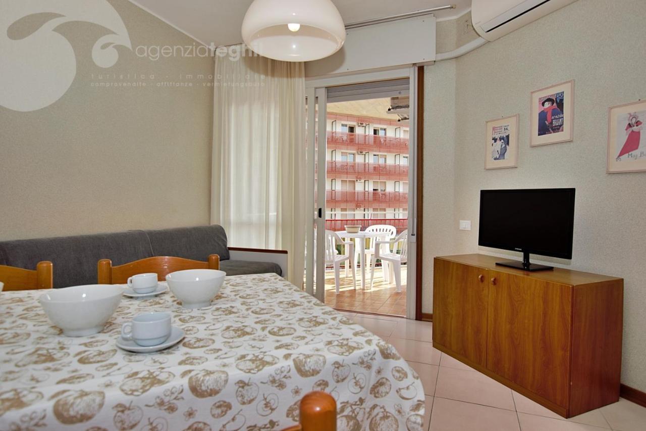 Condominio Cristallo Lignano Sabbiadoro Buitenkant foto